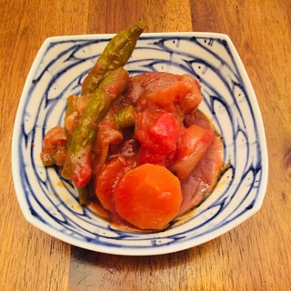 豚スネ肉のトマト煮